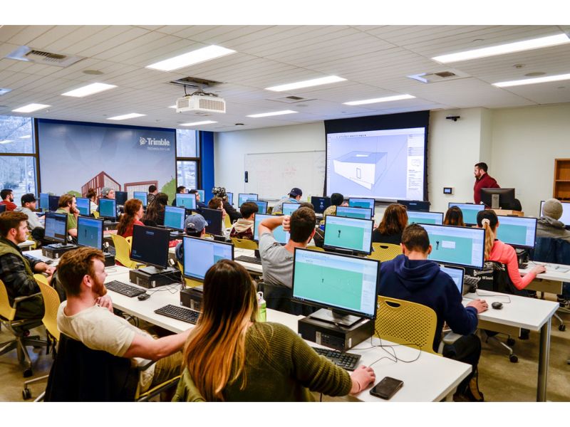 Mặc dù hiện tại lớp học có thể không vào buổi, nhưng việc học vẫn tiếp tục ở nhà!